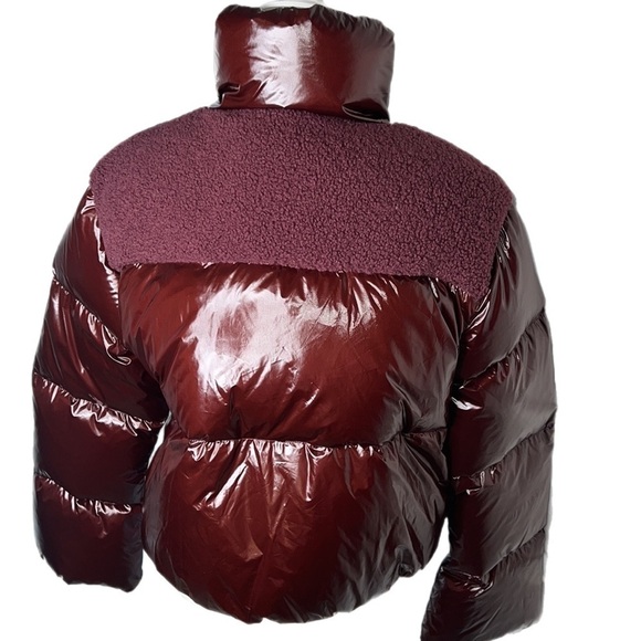 NWT LATTELIER Glossy Jelly Down Filled Cropped Puffer Coat Wine Color Large - Picture 3 of 13